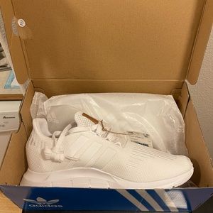 White Adidas Swift Run Tennis Shoes